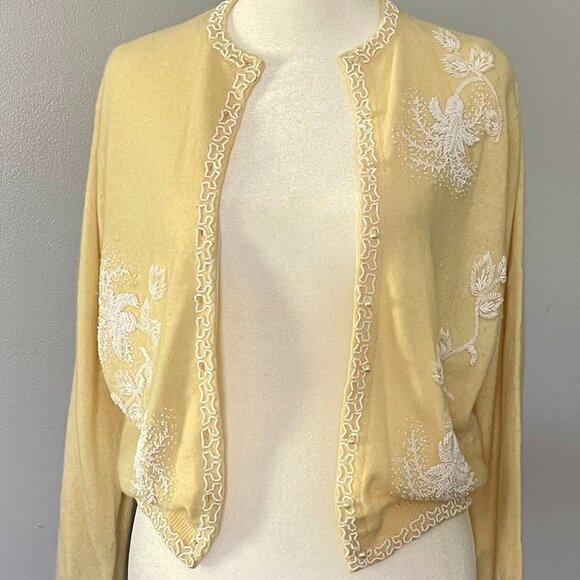 Vintage 1950s Yellow Sweater With White Beading - Picture 1 of 16
